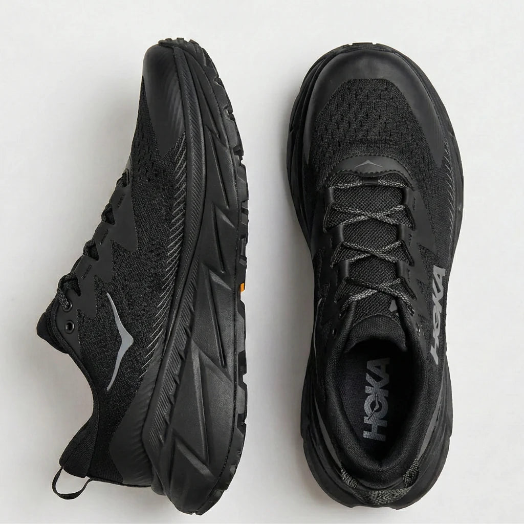 Skyline Max - Triple Black fit detail