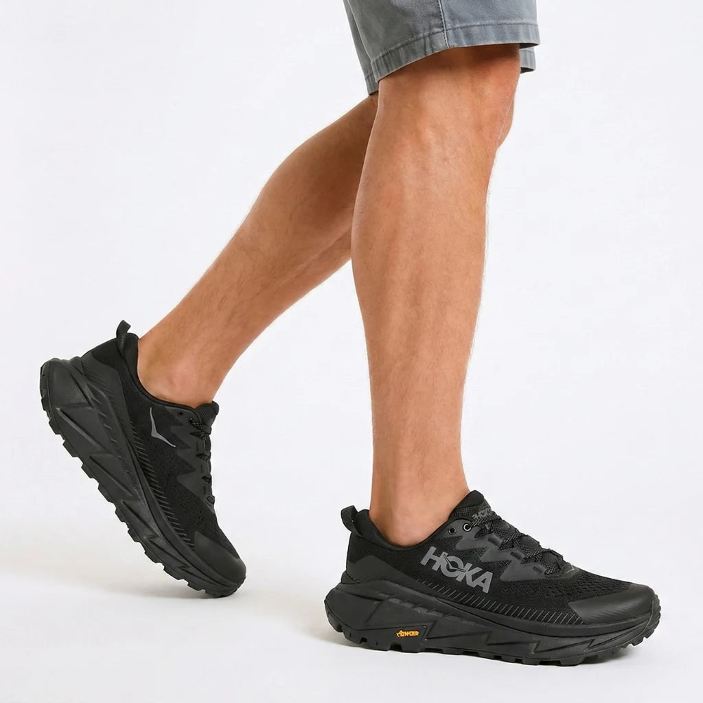 Skyline Max - Triple Black upper detail